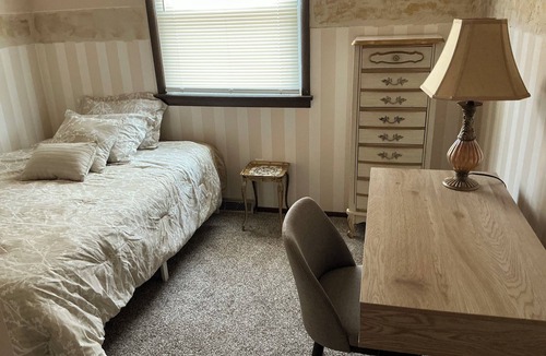 Akron House | PRIVATE BEDROOMS FOR TRAVELING MEDICAL PROFESSIONALS