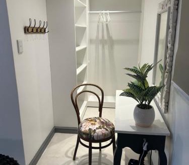 Bellville House | Private big Apartment