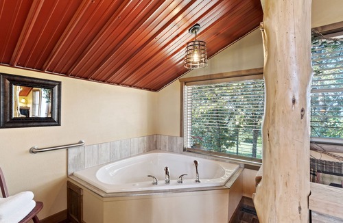 Cape Fair House | Private Big Beautiful Farmstead in Branson Country, All Wheelchair Accessible