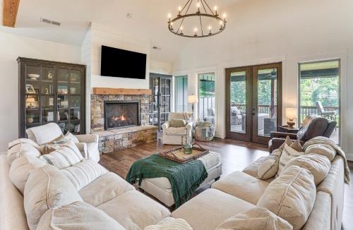 Shelby House | Private Boat Launch & Dock! Huge Lay Lake Retreat