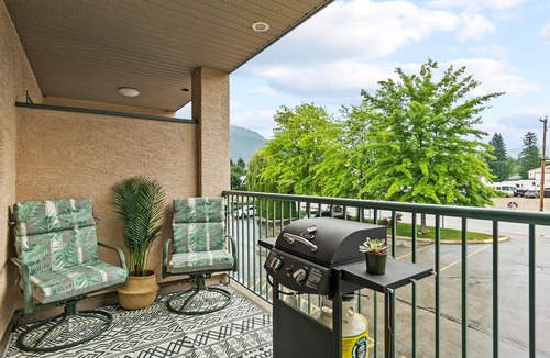 Sicamous Condo | Private Boat Slip, Pool and Hot Tub ~ Downtown Sicamous