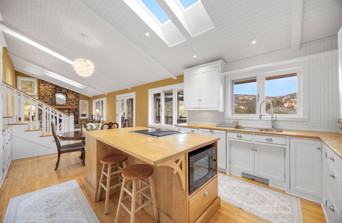 Boulder House | Private Boulder Retreat, Serene & 10 Min to Pearl and CU