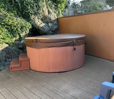 Smith River House | Private Cabin 21 with Jacuzzi and Spacious Deck