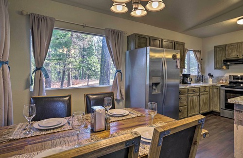 Garden Valley Cabin | Private Cabin, 5-Min Drive to Hot Springs & Golf!