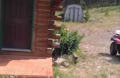 Four Range Cabin | Private cabin bordering national forest