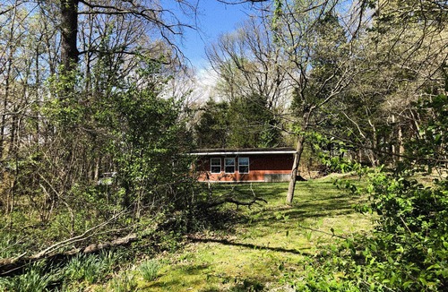 Coopertown Cabin | Private Cabin Near Nashville. Countryside home with city convenience.