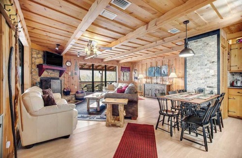 Franklin House | Private cabin with breathtaking mountain view, large deck, fireplace & firepit