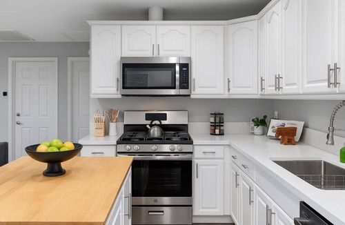 Grant Hill Villa | Private Casa/Min Downtown,Beaches,Freeways