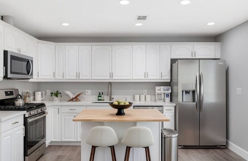 Grant Hill Villa | Private Casa/Min Downtown,Beaches,Freeways