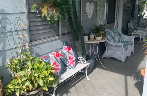 Dudley Park Cottage | Private Central Guesthouse