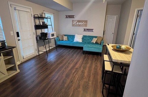 Marietta House | Private, Charming & Cozy, Guest Suite in Peaceful Marietta Neighborhood