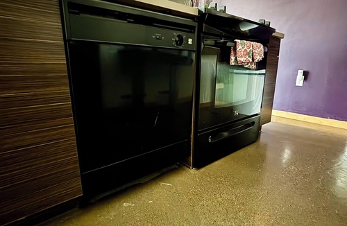 Midtown Apartment | Private Charming Midtown 1-bedroom apartment in amazing Detroit with WiFi, AC