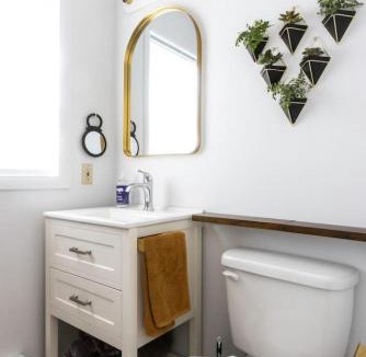 Torrington Apartment | Private Classy 2nd Flr 3 Bed Apt Near Downtown