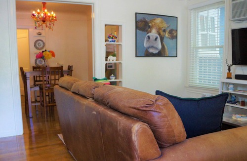 Southtown House | PRIVATE & CLEAN- WALK the RIVERWALK/ALAMO. Highly desirable Southtown location!
