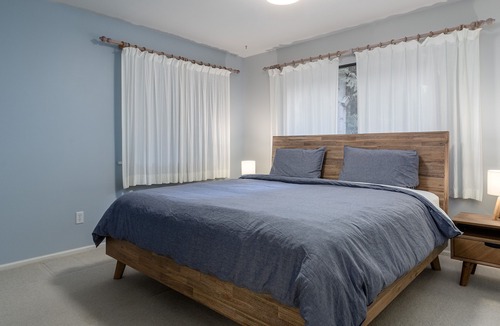 Sandy Hook House | Private Coastal Modern Cabin - Outside sechelt & a 5 minute walk to the Beach!