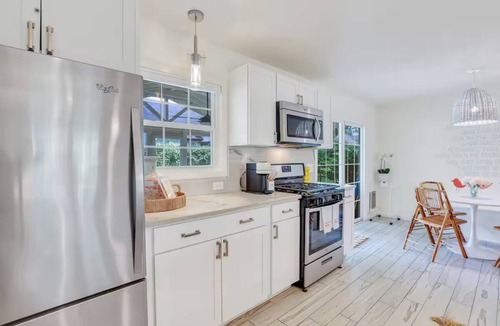 St. Simons Island House | Private Cottage Oasis | Pretty Porch, Splash Pool