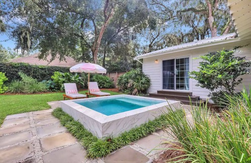 St. Simons Island House | Private Cottage Oasis | Pretty Porch, Splash Pool