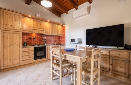 Santa Maria La Palma Cottage | Private cottage at ground floor, in an exclusive and secluded location, 35 square meters, ideal for 2 guests.It comprises a cozy living room with a fully equipped kitchenette, a double bedroom and a bathroom with shower.A splendid terrace with a view is