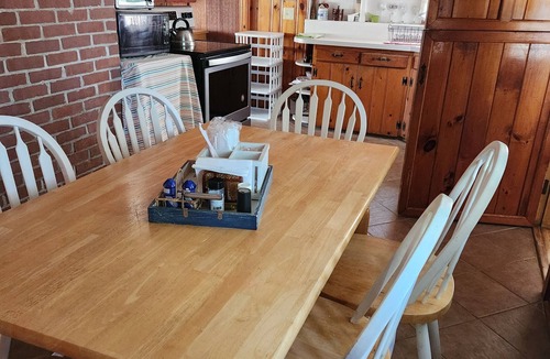 Old Lyme Cottage | Private cottage with WiFi in charming Old Lyme Shores Beach Association