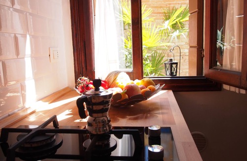 City Center Padova Apartment | * PRIVATE COURTYARD, few steps from PRATO DELLA VALLE SQ