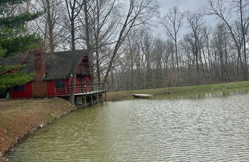 Scotland Cabin | Private, cozy cabin on 13 acres with two ponds