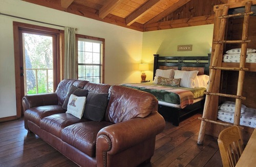 Leakey Cabin | Private, Cozy Cabin on 6 acres with Mountain Views in the Heart of the Texas Hill Country Near Lost Maples and Garner State Parks