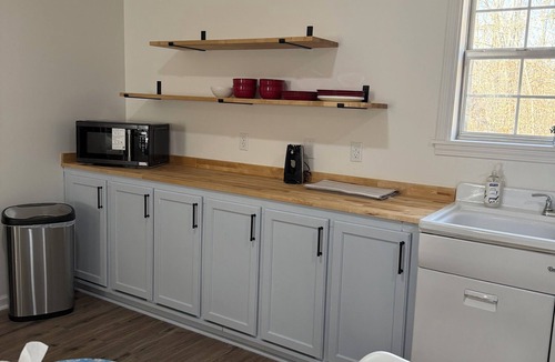 Glen Apartment | Private & Cozy Nice Studio with AC in charming Corinth