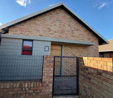 Potchefstroom Apartment | Private Cozy Self Catering Home