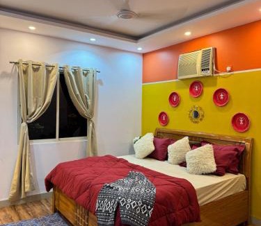 Sushant Lok Apartment | Private Cozy Space with Rooftop Garden in Delhi NCR and Gurgaon