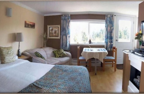 Sechelt Apartment | Private Cozy Suite with fantastic View!