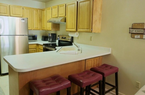 Wolf Creek Condo | private deck beautiful mtn views & washer/dryer