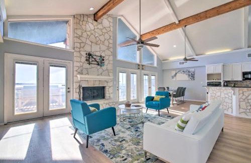 Burnet House | Private Deck & Grill: Sunny Lakefront Escape