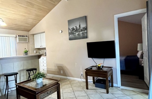 Point Pleasant House | Private detached 1bedroom guest house.