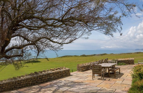 Littlebredy House | Private detached cottage to rent on Chesil Beach