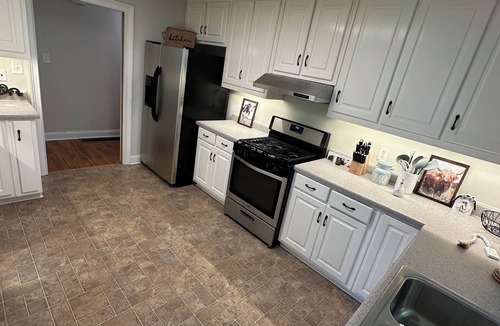 Winder House | Private Dirt Road Retreat 4 bedroom farmhouse/minutes to UGA campus
