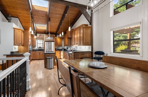 Buford House | Private Dock | Lake Lanier | Waterfront | Spacious Family Home | Grass-to-Water Dock Access!