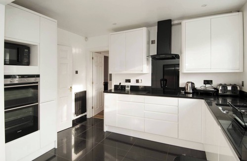 Cheshunt House | Private Double Room ensuite in Cheshunt nr London