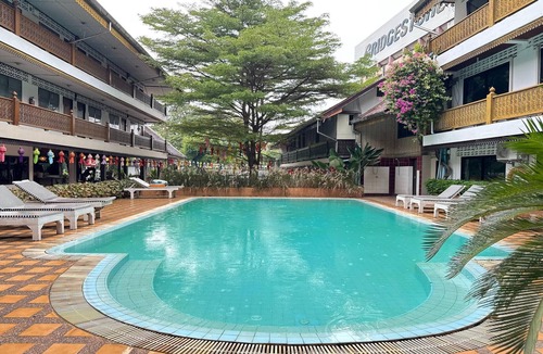 Su Thep House | Private Double with Shared Bath | Budget Pick