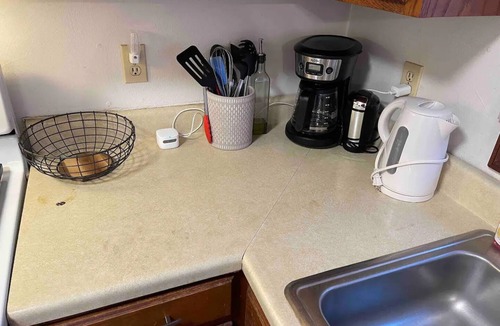 Johnstown House | Private duplex in Roxbury near Hospital/Arena - Pet Friendly