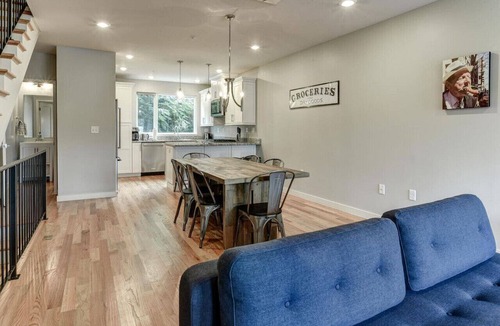 Asheville Apartment | Private Elevator in Hot South Slope