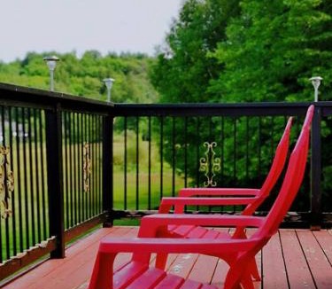 Bracebridge House | Private entire house Muskoka lake with 2 acre & outdoor games