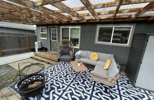 Bethel-Danebo House | Private Entrance Room 3 Miles from Eugene Airport