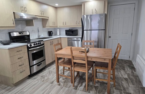 Longueuil Apartment | Private Entry - Modern & Bright Longueuil Suite