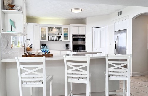 Islamorada House | Private Expansive Oceanfront 5 Bedroom Estate, Private Pier and Saltwater Pool