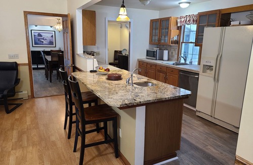 Redding Ridge House | Private family friendly home with in-ground pool and tennis court