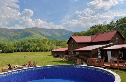 Sevierville Cabin | Private farm retreat w/amazing views, pool Hottub