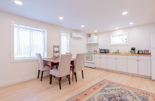 Floyd House | Private Floyd getaway with deck views, full kitchen, washer and dryer, and cozy sleeping spaces.