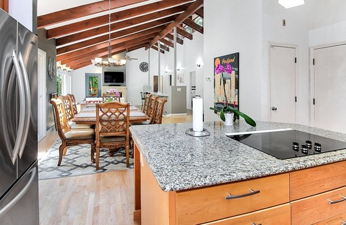 Beaverton House | Private Forested Retreat in the middle of Beaverton