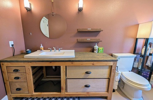 Stevenson House | Private forested retreat - Columbia River Gorge - Dogs welcome