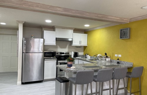 Clermont Apartment | Private Garden Apartment in Warrens